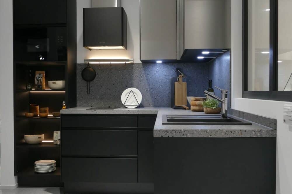 Nobilia Design Küche schwarz matt Stahl