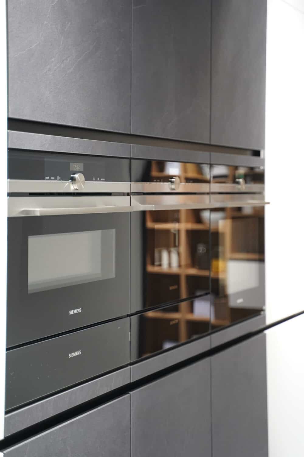 Siemens Elektrogeräte Nobilia Designküche mit Kücheninsel