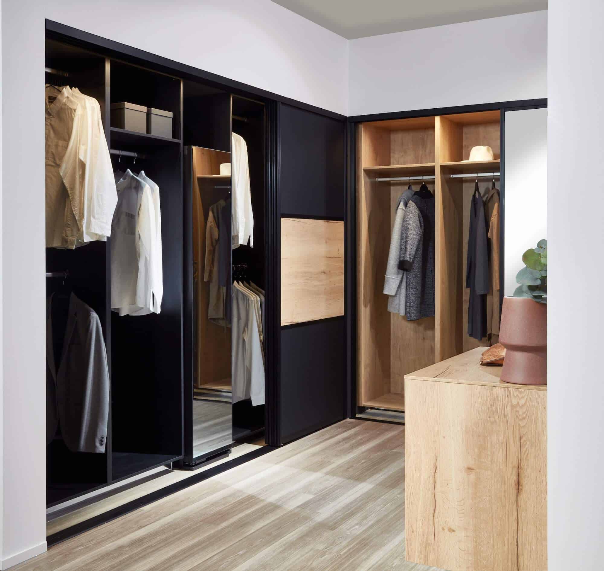 Nobilia Easytouch Kleiderschrank Holz schwarz matt