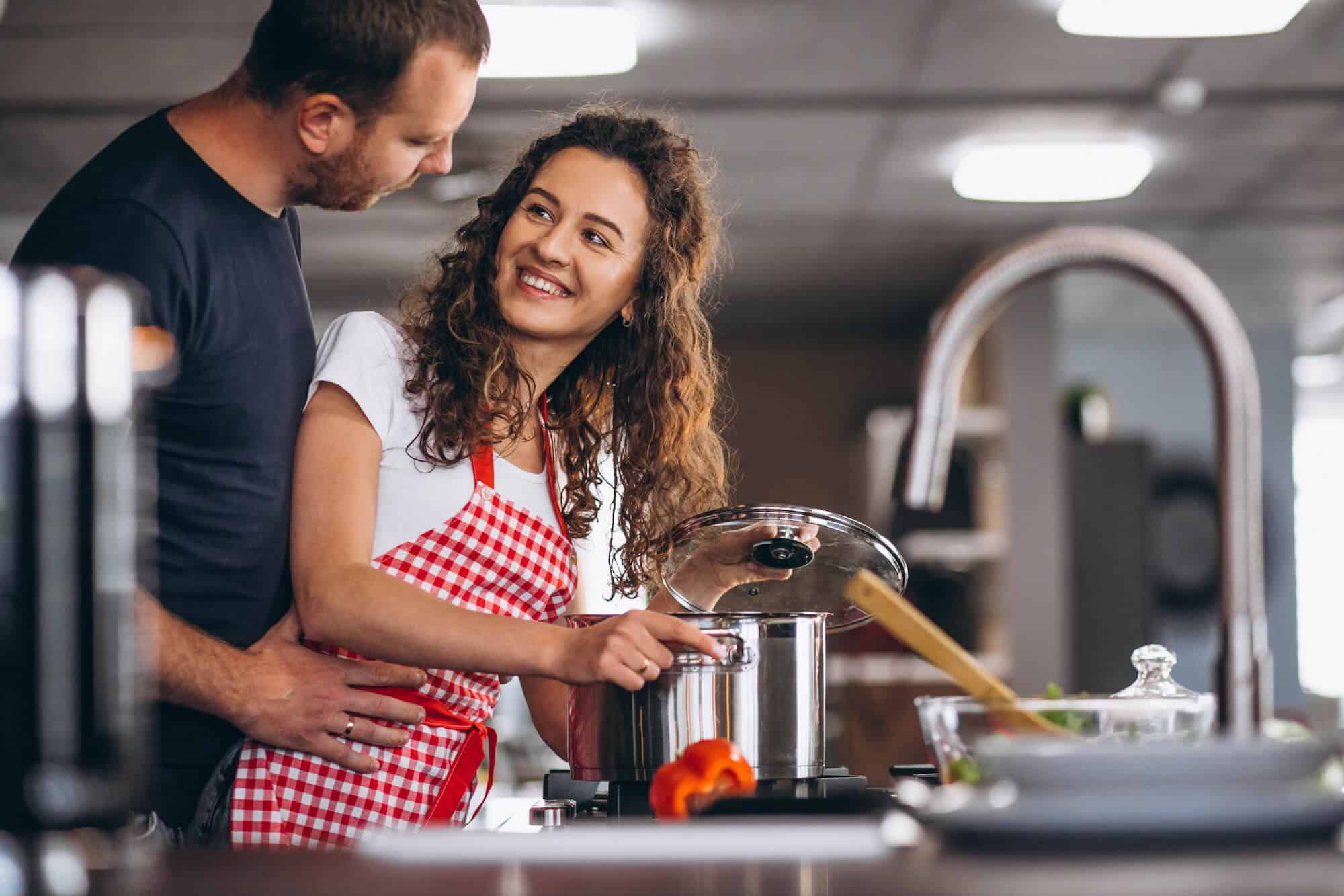 Pärchen Kochen Küchenhalle